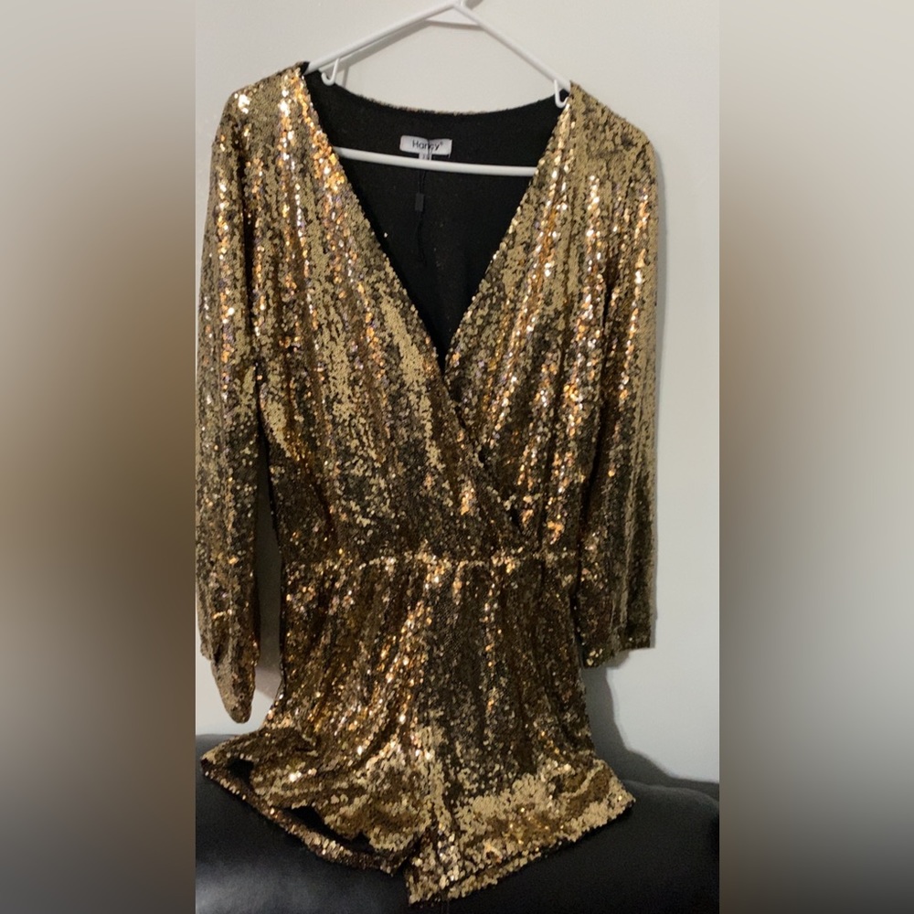 Hancy Gold sequence romper size XL